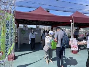 写真：グッズ配布（2）