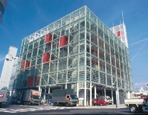 写真：南西側からの西消防署